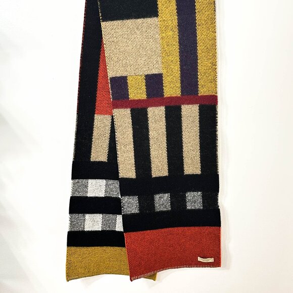 Burberry Thick Scarf - Picture 6 of 9